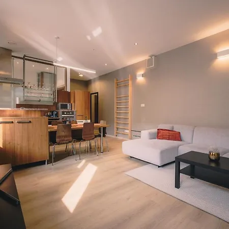 Apartment Skau Laurinska Pressburg